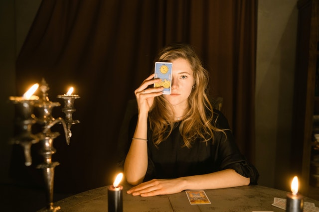 Como Funciona O Tarot? Entenda Tudo Sobre Essa Prática